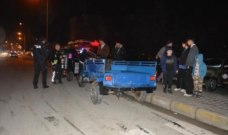 otomobil-park-halindeki-patpata-carpti-2-yarali-FKgsOxSF.jpg